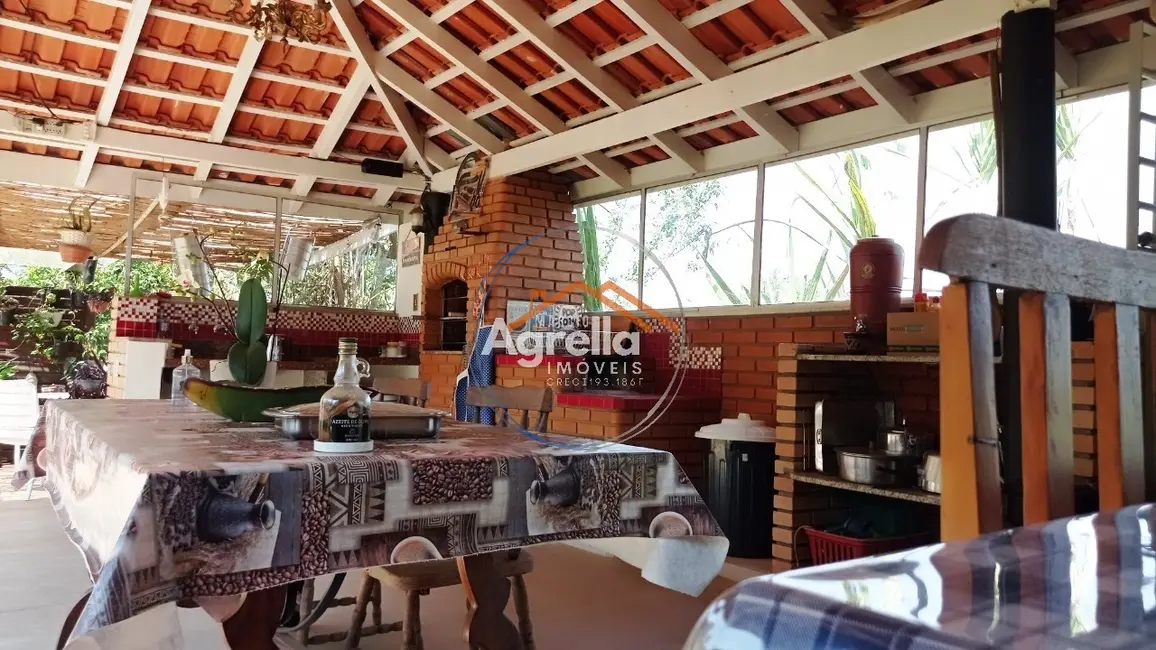 Foto 5 de Chácara com 2 quartos à venda, 374m2 em Pederneiras, Mogi Mirim - SP