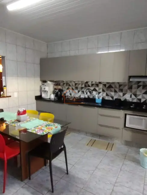 Foto 6 de Casa com 4 quartos à venda, 260m2 em Vila Bianchi, Mogi Mirim - SP