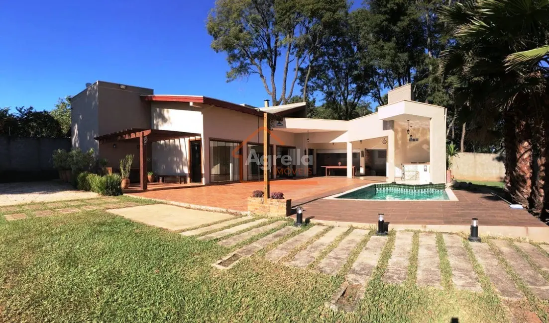 Foto 1 de Chácara com 3 quartos à venda, 202m2 em Chácara São Marcelo, Mogi Mirim - SP