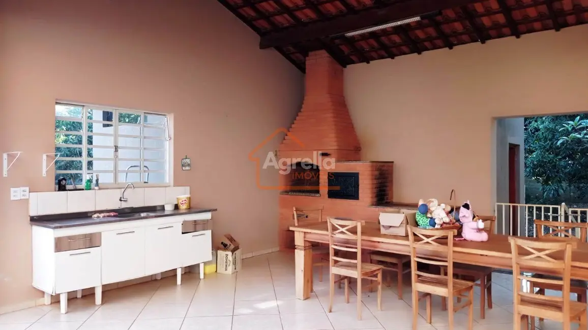Foto 2 de Chácara com 3 quartos à venda, 170m2 em Chácara São Marcelo, Mogi Mirim - SP