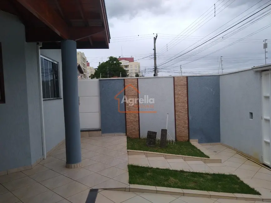 Foto 3 de Casa com 3 quartos à venda, 160m2 em Jardim Murayama, Mogi Mirim - SP