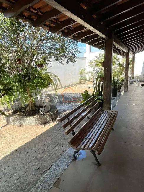Foto 2 de Casa com 3 quartos à venda, 252m2 em Centro, Mogi Guacu - SP