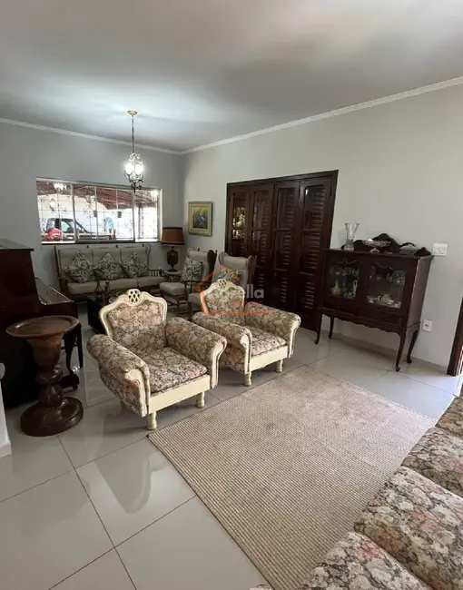 Foto 5 de Casa com 3 quartos à venda, 252m2 em Centro, Mogi Guacu - SP