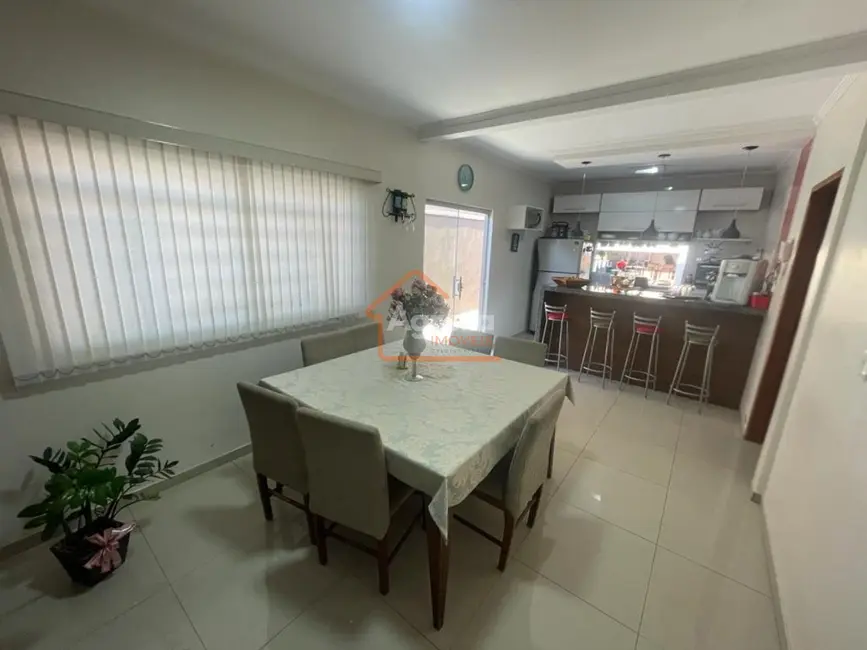 Foto 8 de Casa com 3 quartos à venda, 205m2 em Jardim Novo II, Mogi Guacu - SP