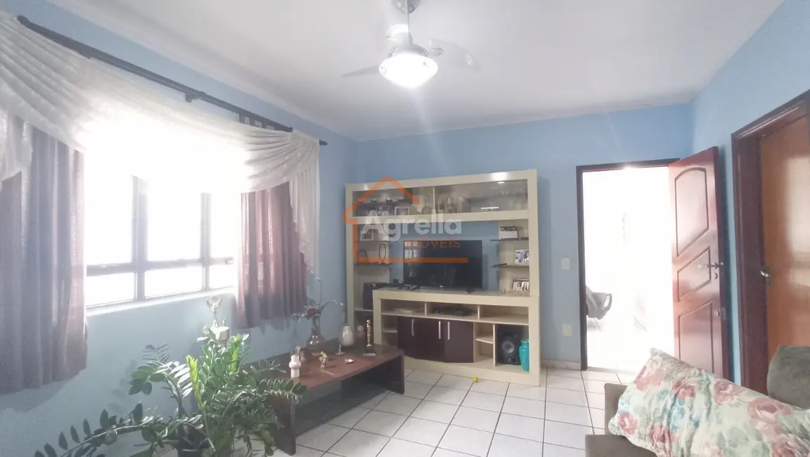 Foto 2 de Casa com 4 quartos à venda, 167m2 em Vila Bianchi, Mogi Mirim - SP