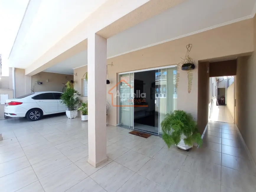 Foto 1 de Casa com 4 quartos à venda, 188m2 em Vila Santa Luzia, Mogi Mirim - SP