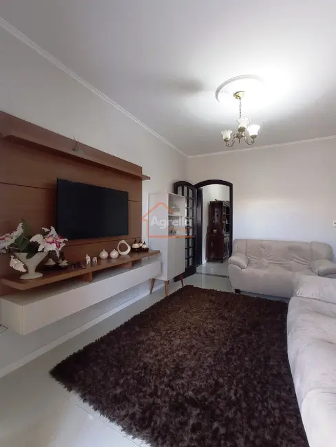 Foto 5 de Casa com 4 quartos à venda, 188m2 em Vila Santa Luzia, Mogi Mirim - SP