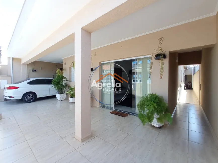 Foto 1 de Casa com 4 quartos à venda, 188m2 em Vila Santa Luzia, Mogi Mirim - SP