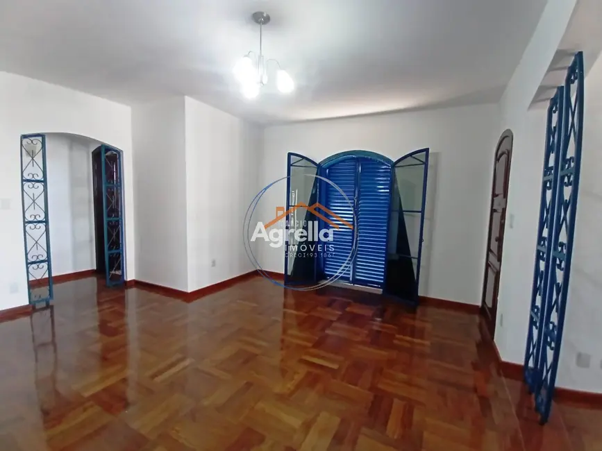 Foto 4 de Casa com 3 quartos à venda, 252m2 em Vila Melo, Mogi Mirim - SP