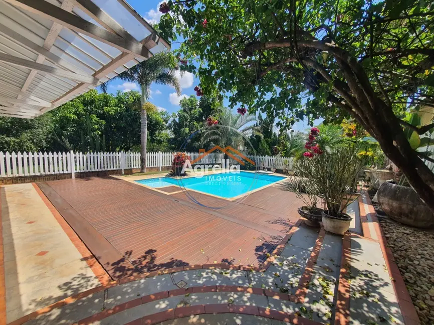 Foto 4 de Chácara com 4 quartos à venda, 380m2 em Chácara Ipê, Mogi Mirim - SP