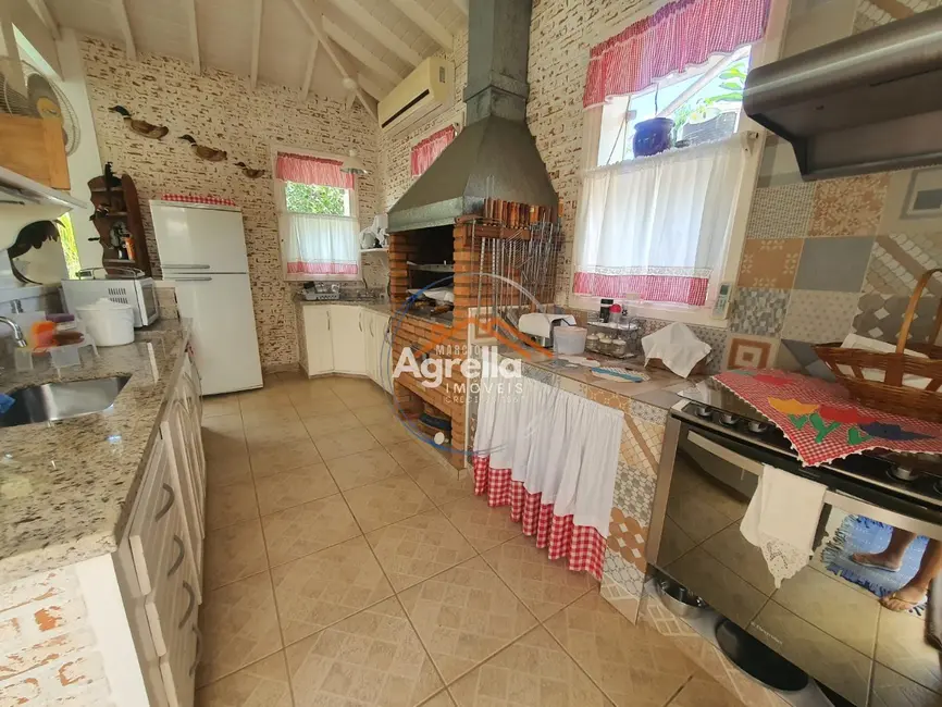 Foto 9 de Chácara com 4 quartos à venda, 380m2 em Chácara Ipê, Mogi Mirim - SP