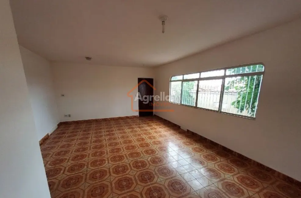 Foto 4 de Casa com 4 quartos à venda, 186m2 em Vila Bianchi, Mogi Mirim - SP