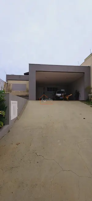 Casa com 3 quartos à venda em Mogi Mirim - SP - imagem 2 Foto 2 de Casa com 3 quartos à venda em Mogi Mirim - SP