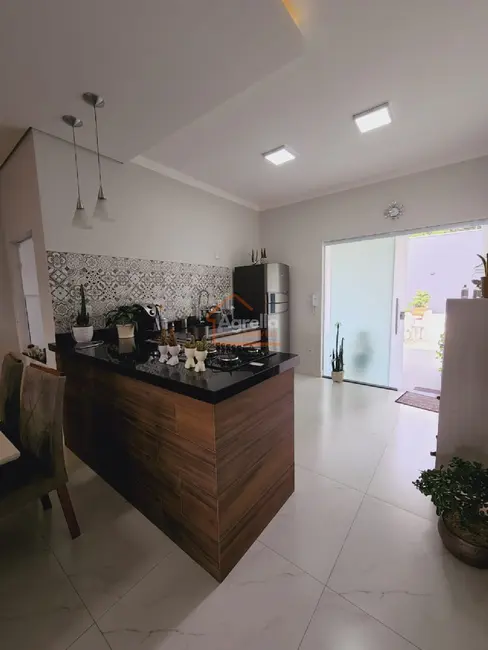 Foto 5 de Casa com 3 quartos à venda, 116m2 em Jardim Califórnia, Mogi Mirim - SP