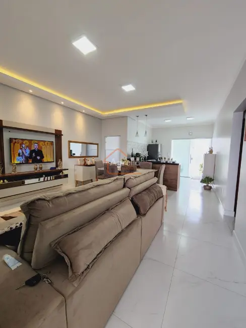 Foto 3 de Casa com 3 quartos à venda, 116m2 em Jardim Califórnia, Mogi Mirim - SP