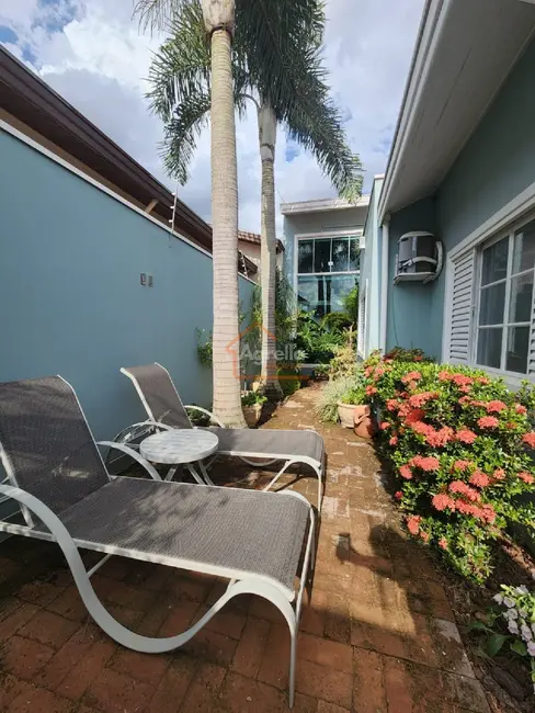 Foto 1 de Casa com 3 quartos à venda, 242m2 em Santa Cruz, Mogi Mirim - SP