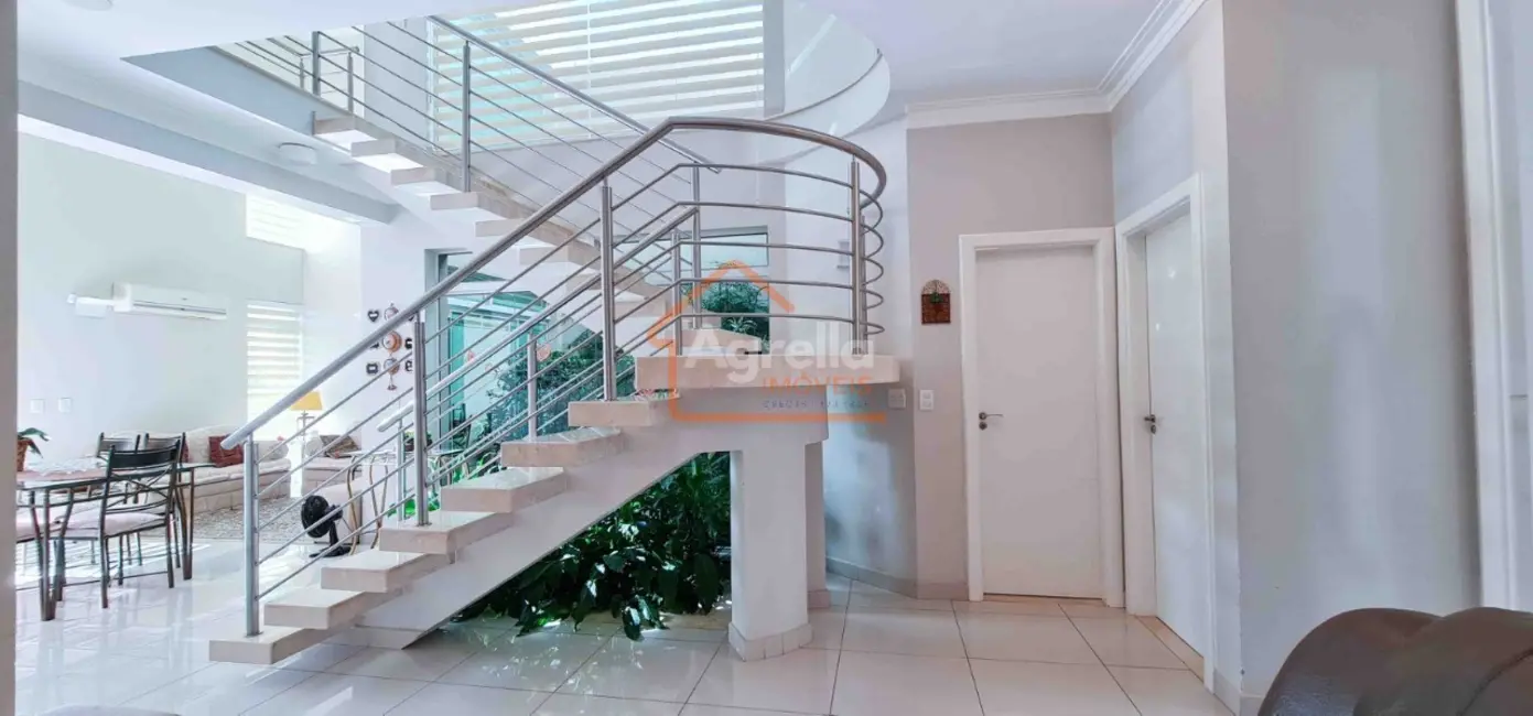 Foto 4 de Casa com 4 quartos à venda, 300m2 em Jardim Paulista, Mogi Guacu - SP