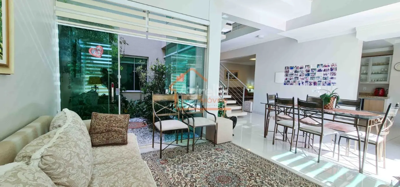 Foto 3 de Casa com 4 quartos à venda, 300m2 em Jardim Paulista, Mogi Guacu - SP