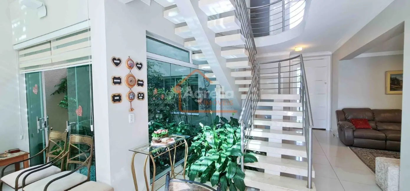 Foto 5 de Casa com 4 quartos à venda, 300m2 em Jardim Paulista, Mogi Guacu - SP