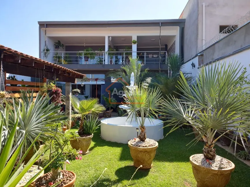 Foto 2 de Casa com 4 quartos à venda, 205m2 em Parque das Laranjeiras, Mogi Mirim - SP