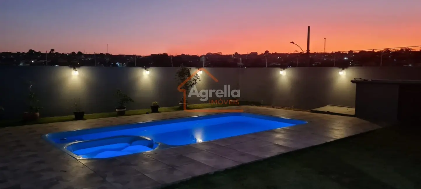 Foto 3 de Casa com 4 quartos à venda, 155m2 em Parque das Laranjeiras, Mogi Mirim - SP