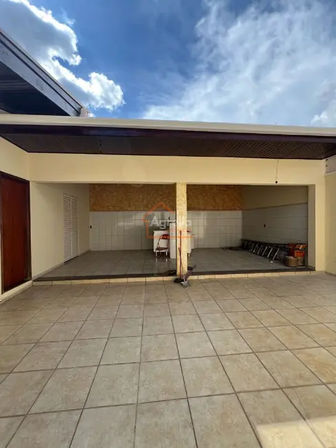 Foto 2 de Casa com 3 quartos à venda, 150m2 em Jardim São José, Mogi Guacu - SP