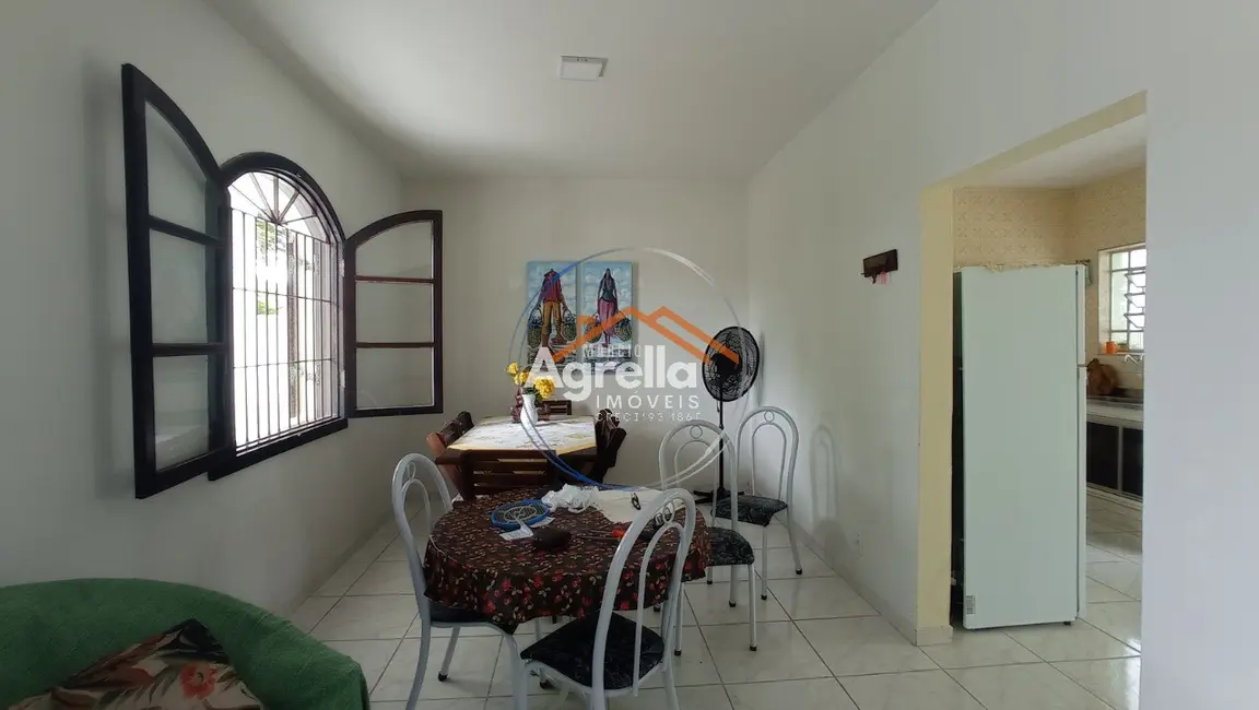 Foto 4 de Casa com 4 quartos à venda, 230m2 em Ubatuba - SP