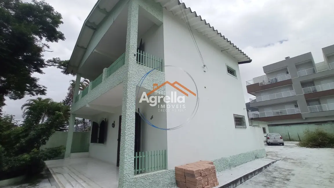 Foto 1 de Casa com 4 quartos à venda, 230m2 em Ubatuba - SP