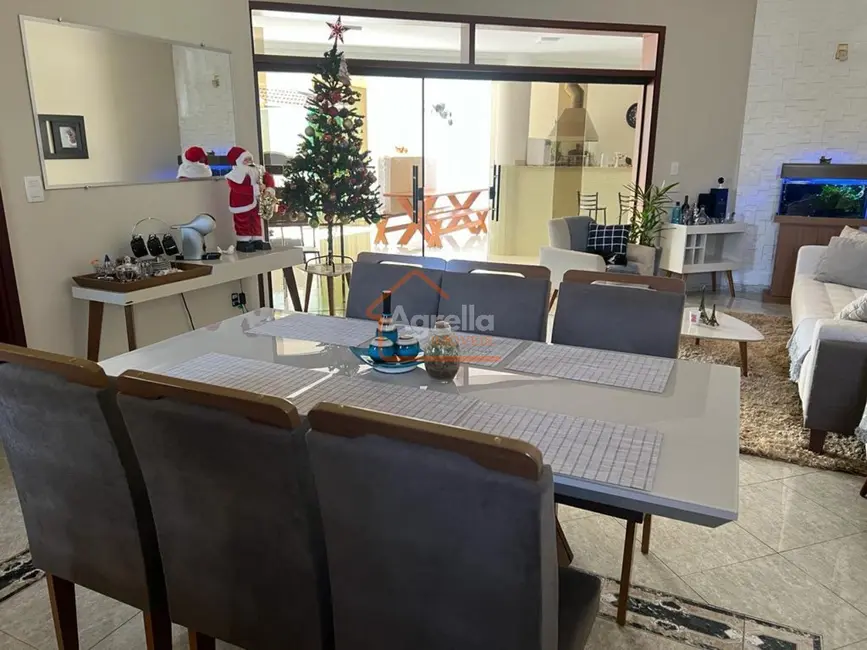 Foto 3 de Casa com 3 quartos à venda, 232m2 em Jardim Murayama, Mogi Mirim - SP