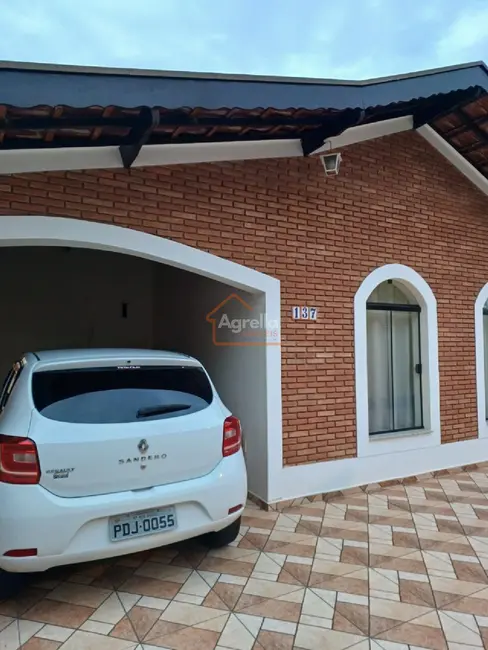 Foto 1 de Casa com 3 quartos à venda, 145m2 em Mogi Guacu - SP