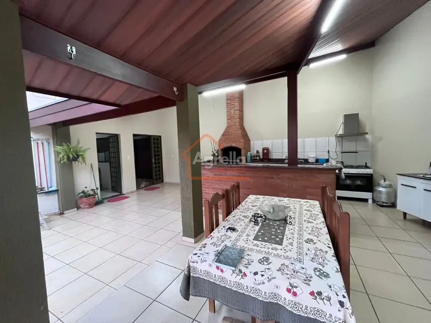 Foto 3 de Casa com 3 quartos à venda, 233m2 em Jardim Novo II, Mogi Guacu - SP