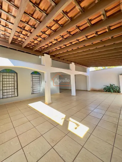 Foto 1 de Casa com 3 quartos à venda, 258m2 em Mogi Guacu - SP