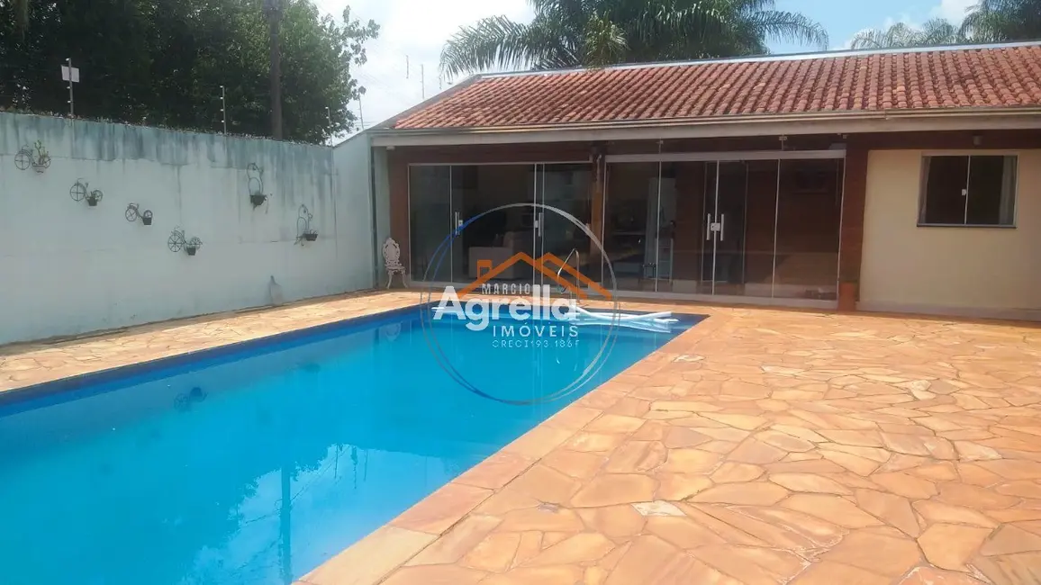 Foto 4 de Chácara com 4 quartos à venda, 317m2 em Chácara Ipê, Mogi Mirim - SP