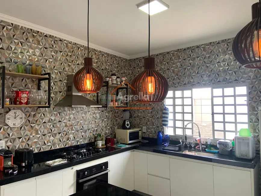 Foto 1 de Casa com 3 quartos à venda, 183m2 em Mogi Mirim - SP
