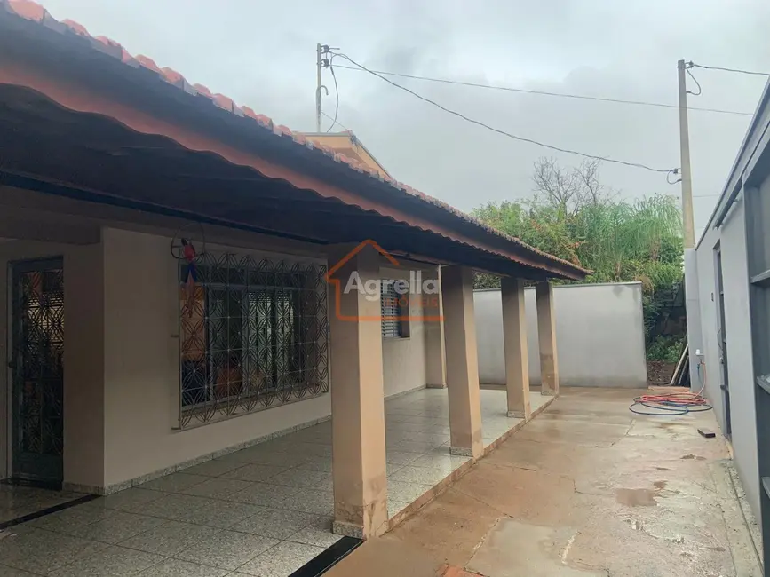 Foto 1 de Casa com 4 quartos à venda, 200m2 em Jardim Santo Antônio, Mogi Guacu - SP