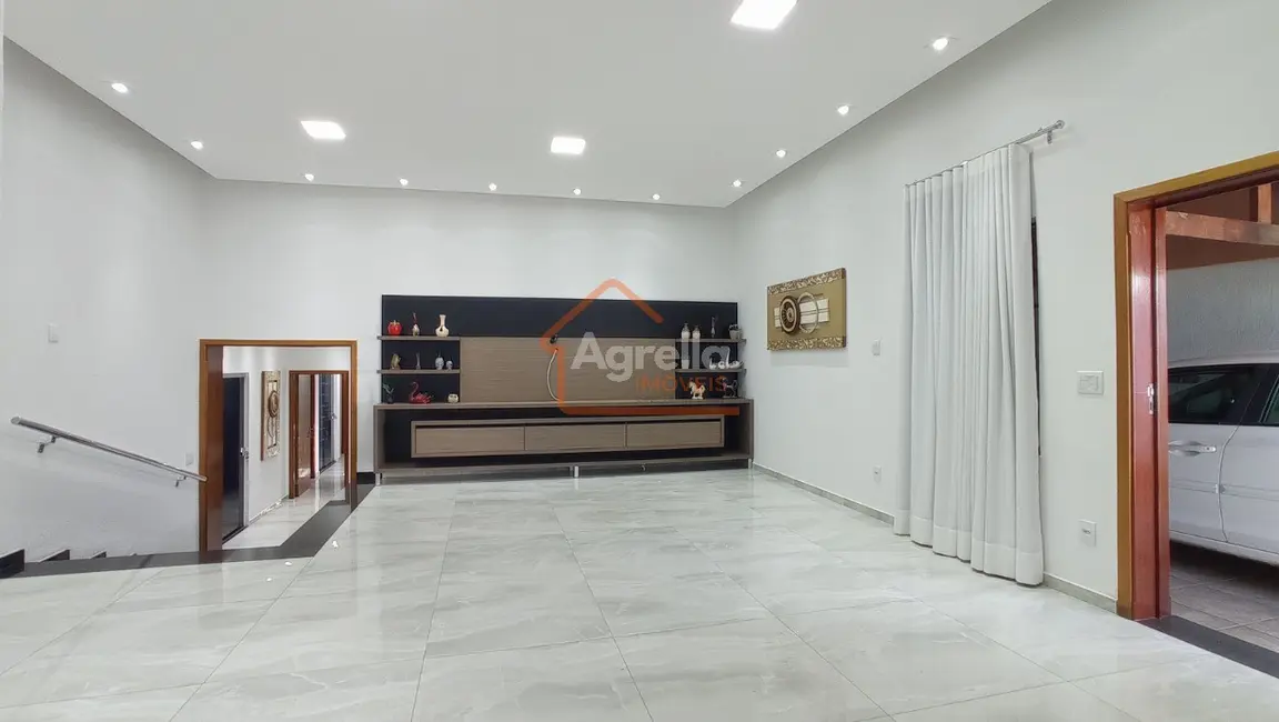 Foto 1 de Casa com 4 quartos à venda, 263m2 em Jardim Bi-Centenário, Mogi Mirim - SP