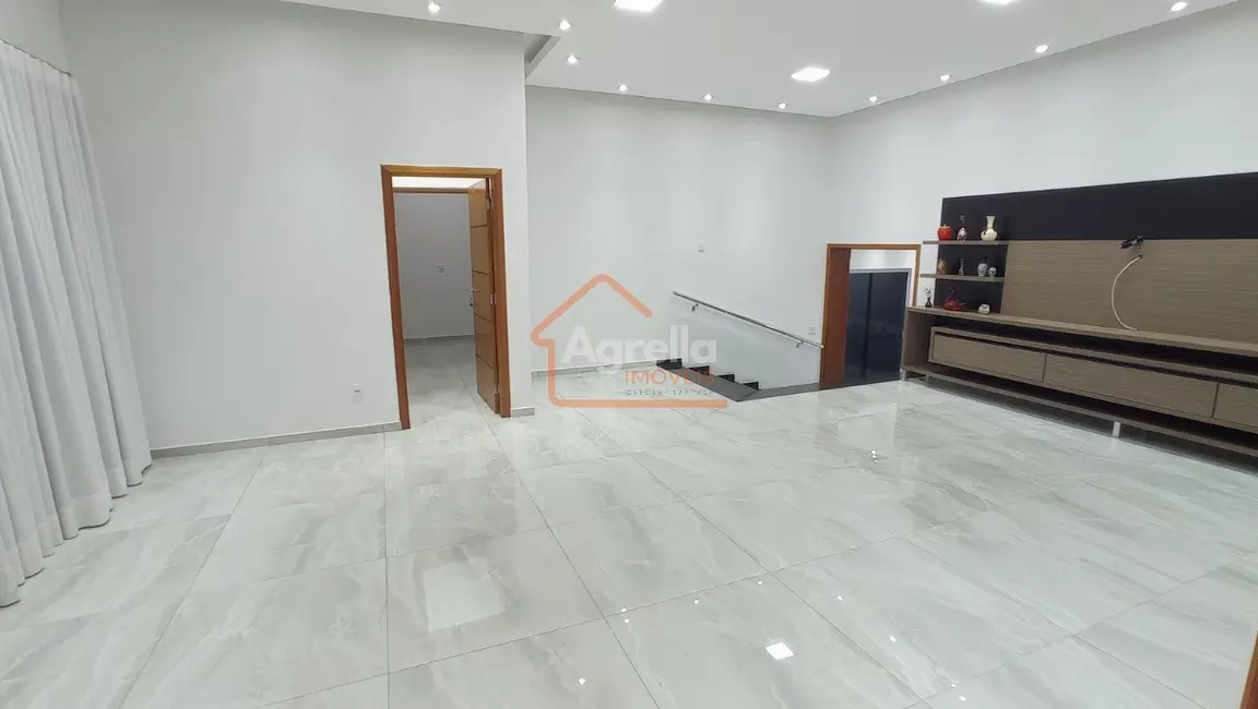 Foto 2 de Casa com 4 quartos à venda, 263m2 em Jardim Bi-Centenário, Mogi Mirim - SP