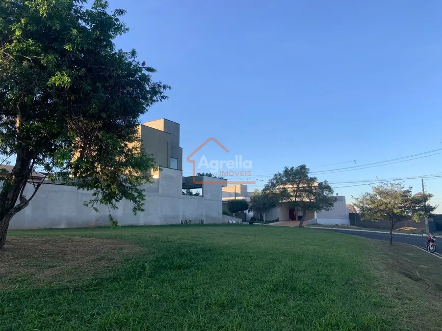 Foto 1 de Terreno / Lote à venda, 402m2 em Mogi Mirim - SP