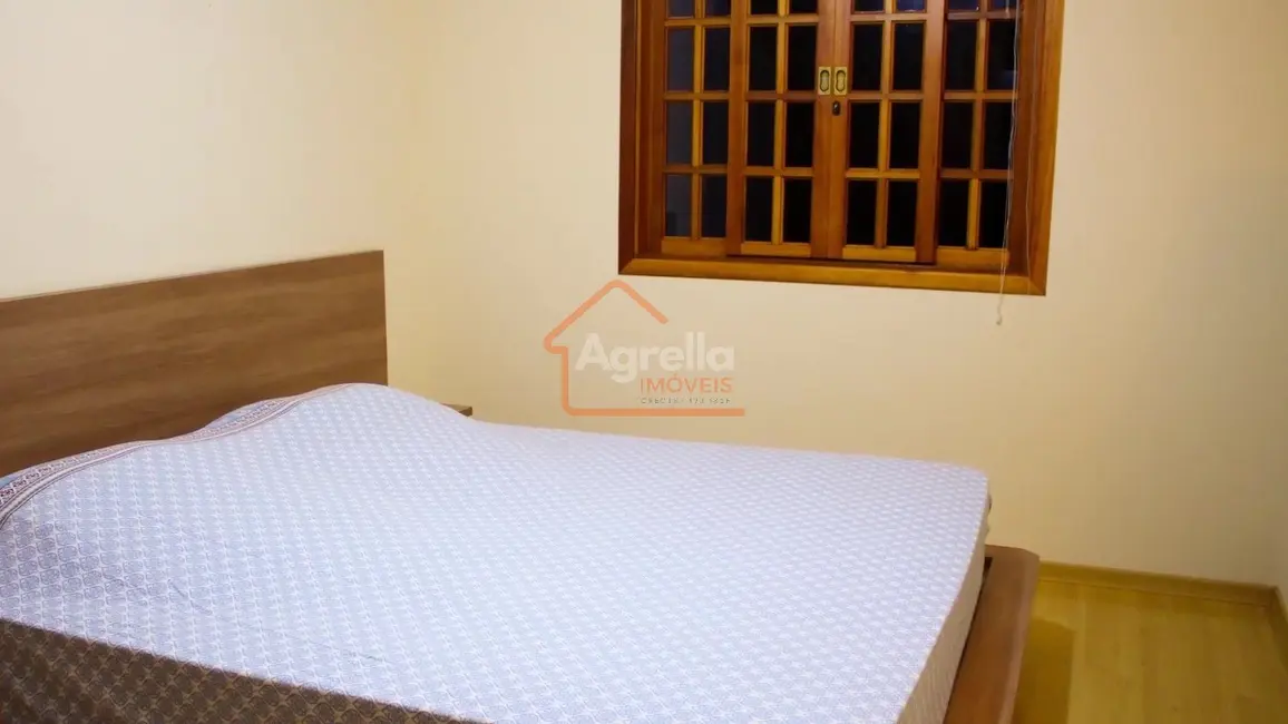 Foto 9 de Casa de Condomínio com 3 quartos à venda, 201m2 em Estiva Gerbi - SP