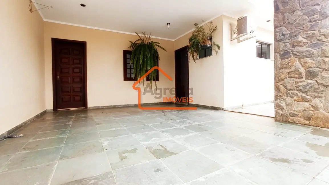 Foto 1 de Casa com 3 quartos à venda, 190m2 em Jardim Longatto, Mogi Mirim - SP