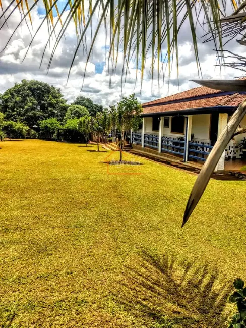 Foto 3 de Chácara com 3 quartos à venda, 340m2 em Chácara São Marcelo, Mogi Mirim - SP