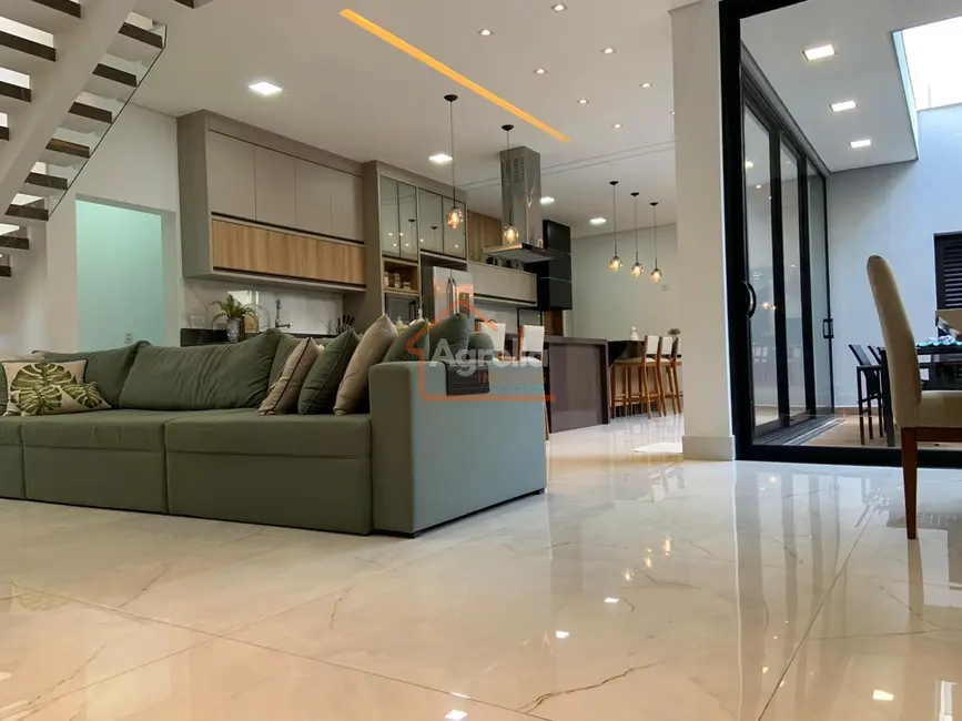 Foto 1 de Casa de Condomínio com 4 quartos à venda, 242m2 em Mogi Guacu - SP