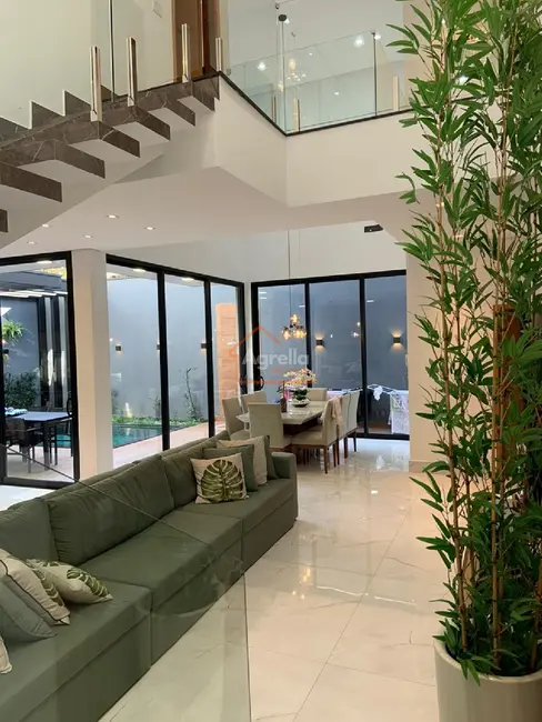 Casa de Condomínio com 4 quartos à venda, 242m2 em Mogi Guacu - SP - imagem 4 Foto 4 de Casa de Condomínio com 4 quartos à venda, 242m2 em Mogi Guacu - SP