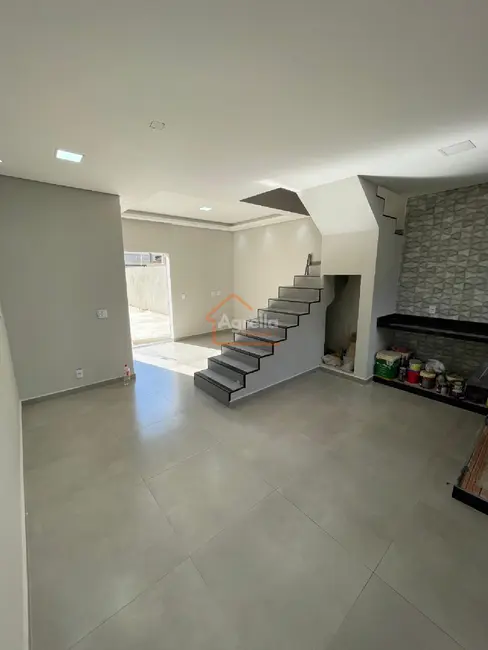 Foto 2 de Casa com 2 quartos à venda, 67m2 em Mogi Guacu - SP