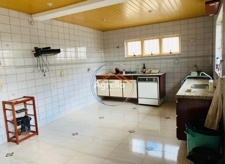 Foto 5 de Casa com 3 quartos à venda, 300m2 em Jardim Brasília, Mogi Mirim - SP