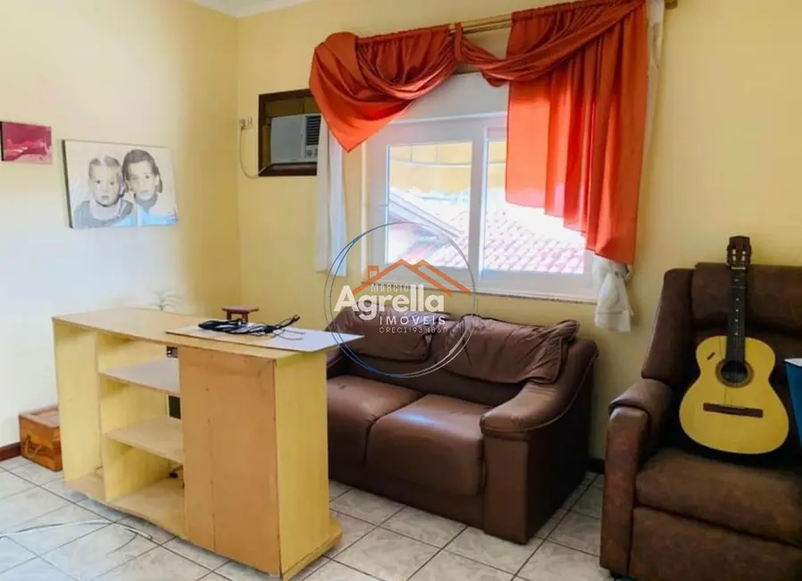 Foto 3 de Casa com 3 quartos à venda, 300m2 em Jardim Brasília, Mogi Mirim - SP