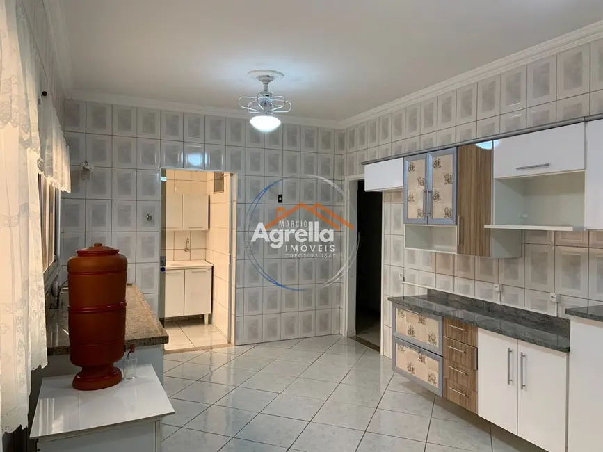 Foto 2 de Casa com 3 quartos à venda, 240m2 em Mogi Guacu - SP