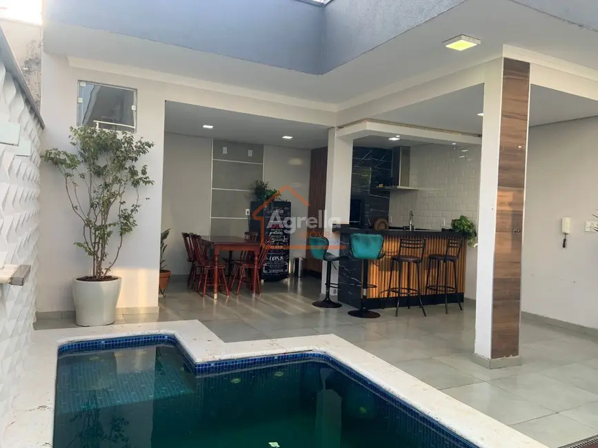 Foto 1 de Casa com 3 quartos à venda, 200m2 em Chácara do Ouro, Mogi Guacu - SP