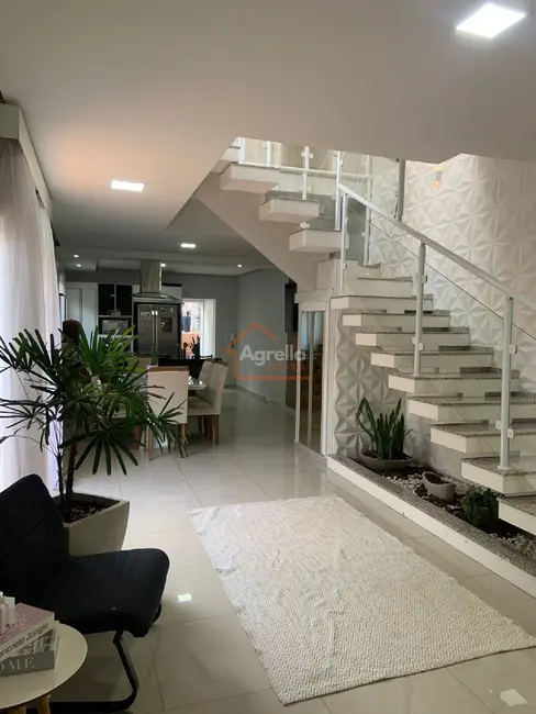 Foto 4 de Casa com 3 quartos à venda, 200m2 em Chácara do Ouro, Mogi Guacu - SP