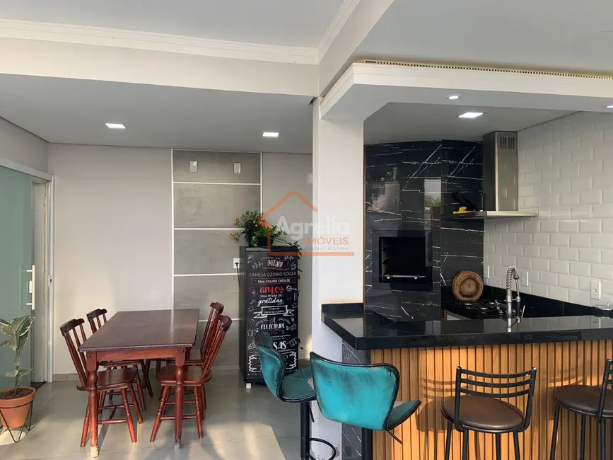 Foto 2 de Casa com 3 quartos à venda, 200m2 em Chácara do Ouro, Mogi Guacu - SP